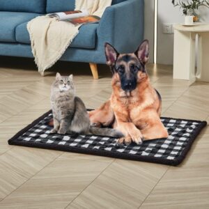BLACK AND WHITE PLAID DOG THROW