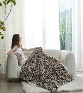 SAFARI STRIPE THROW