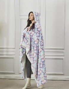 TAFFY HOODED THROW