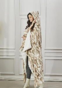 WHITETAIL WAVE HOODED THROW